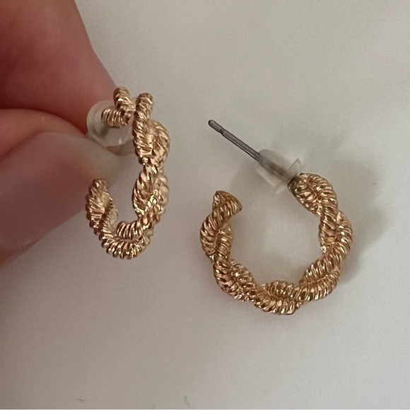 27 pairs of earrings from Claire’s and H&M - Picture 4 of 10